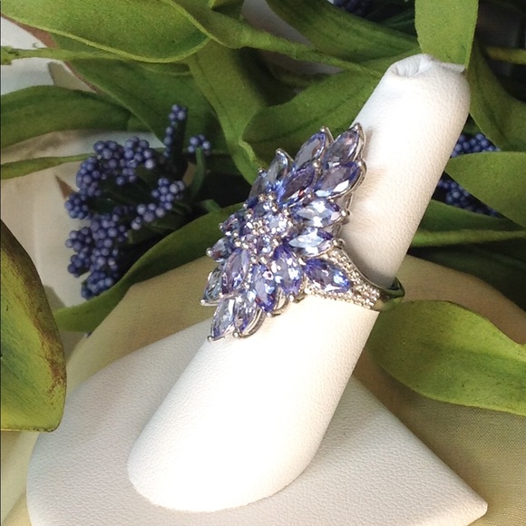 Genuine Tanzanite & Zircon Ring 7.29 Cts - Picture 6 of 7